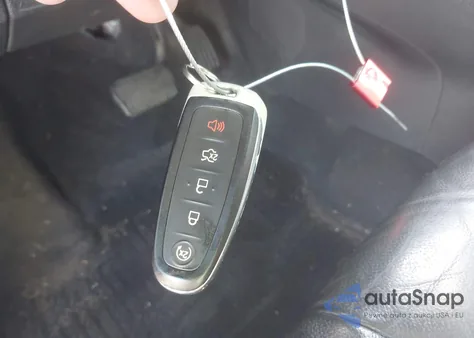 2016 Ford Focus Titanium z USA, uszkodzony, nr VIN 1FADP3J27GL359200